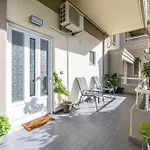 Elegant Fully Equipped Apartment Near City Centre
